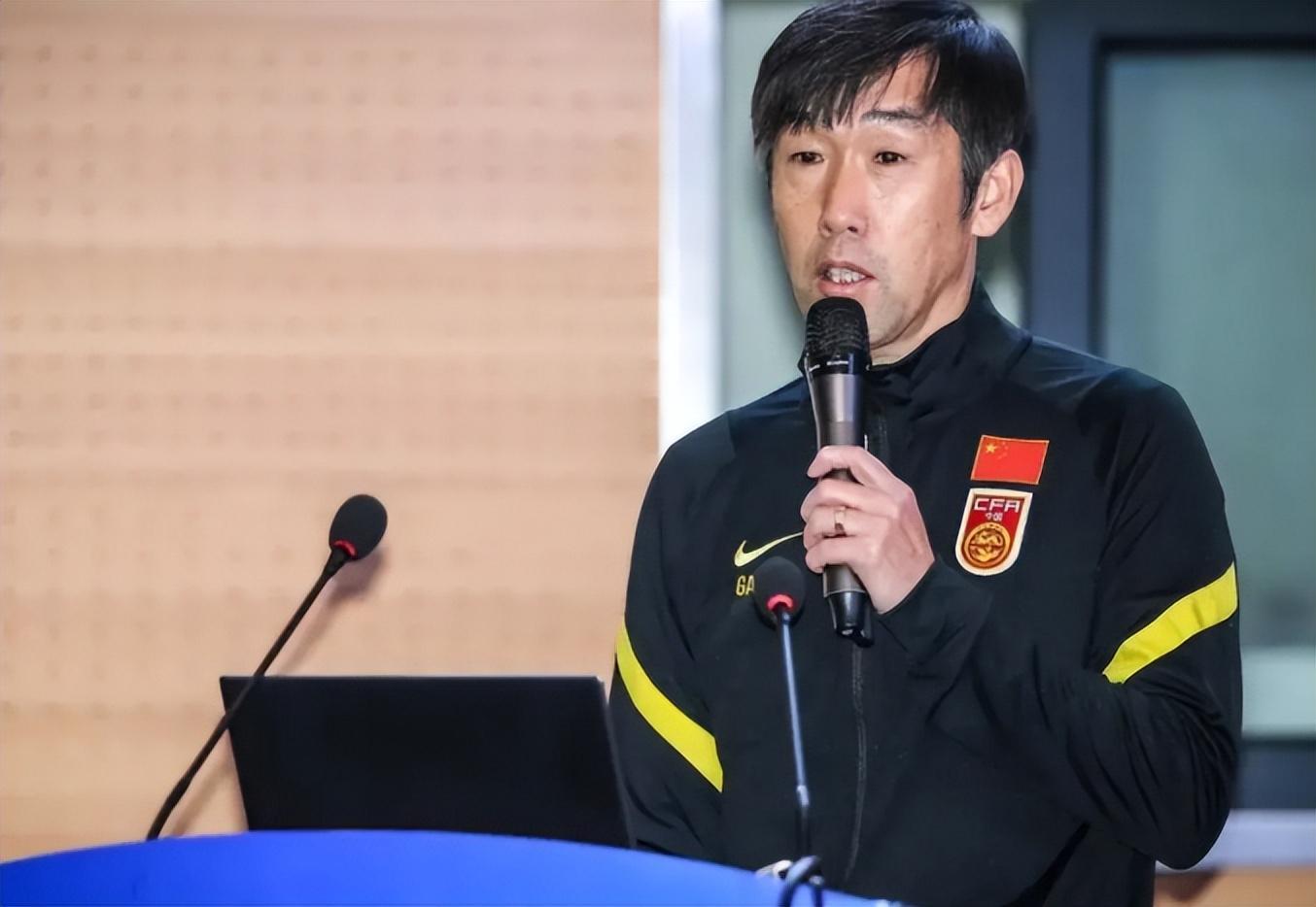 开云体育-意外!青岛西海岸刚1比4不敌上港,郑智就发声做出重要决定